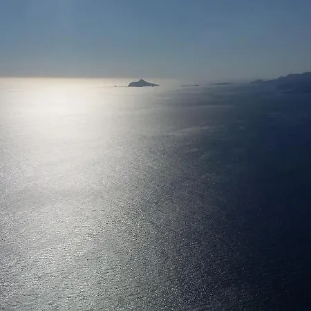 4 Pers Coeur Du Lavandou 5mn A Pied Des Plages Le Lavandou