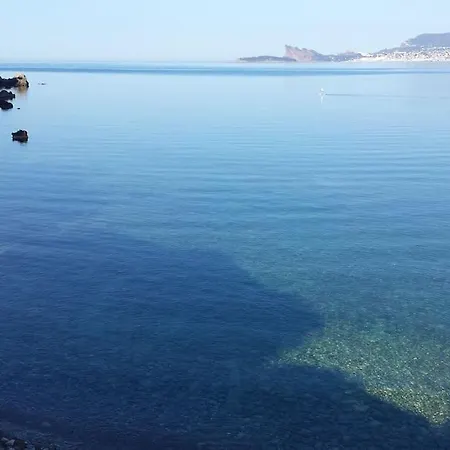 4 Pers Coeur Du Lavandou 5mn A Pied Des Plages Апартаменты