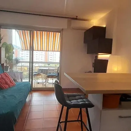 4 Pers Coeur Du Lavandou 5mn à Pied Des Plages *