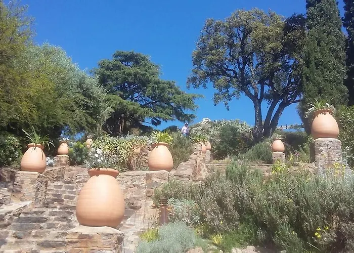 4 Pers Coeur Du Lavandou 5mn A Pied Des Plages Le Lavandou